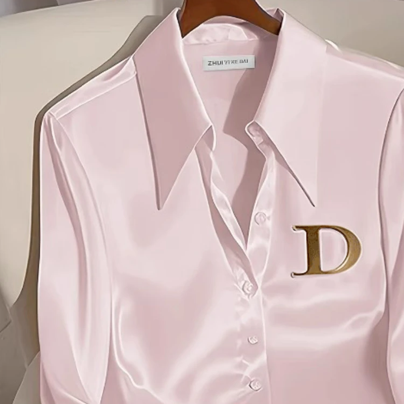 DEMURE SIGNATURE SHIRT