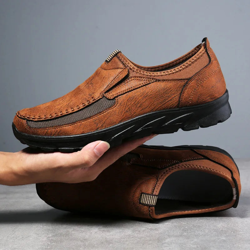 EASTON TRAIL LOAFERS