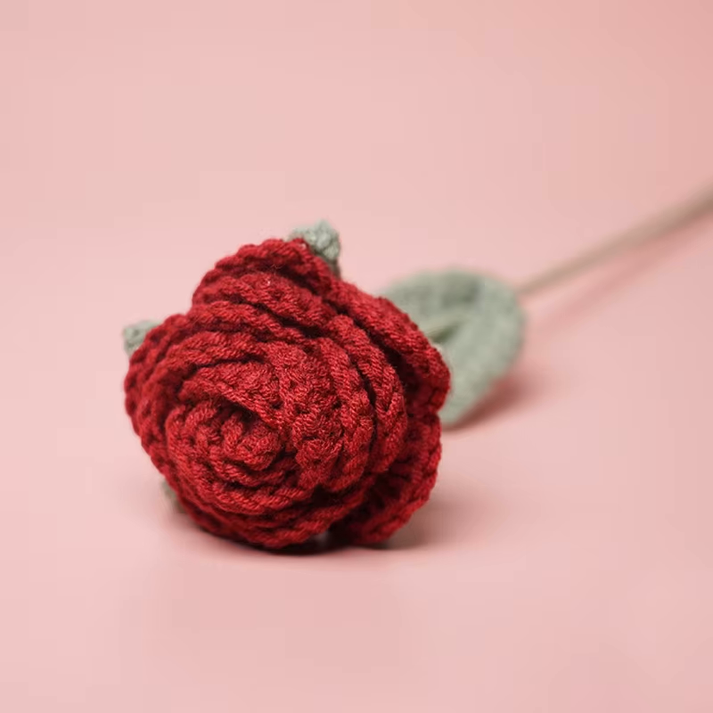 EVERLAST™ KNITTED ROSE BUNDLE