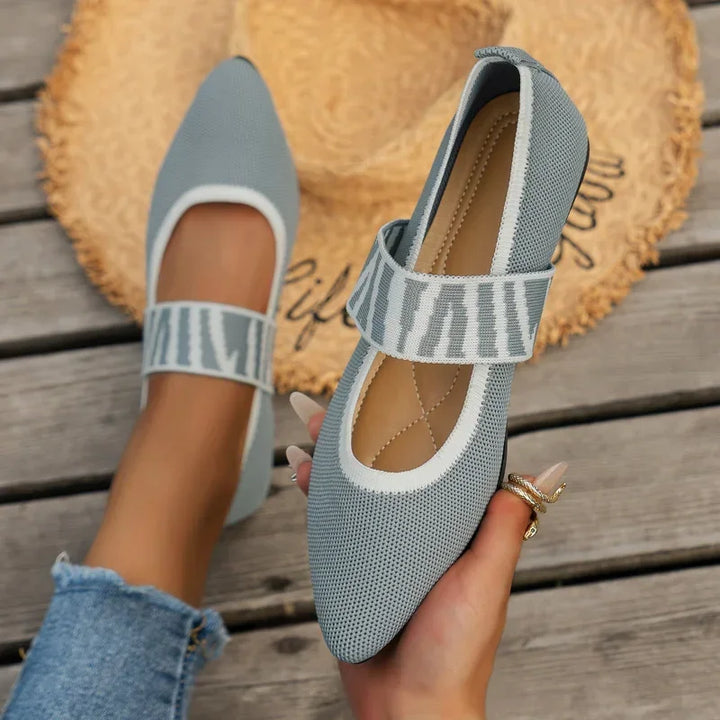 Elania Cushion Flats