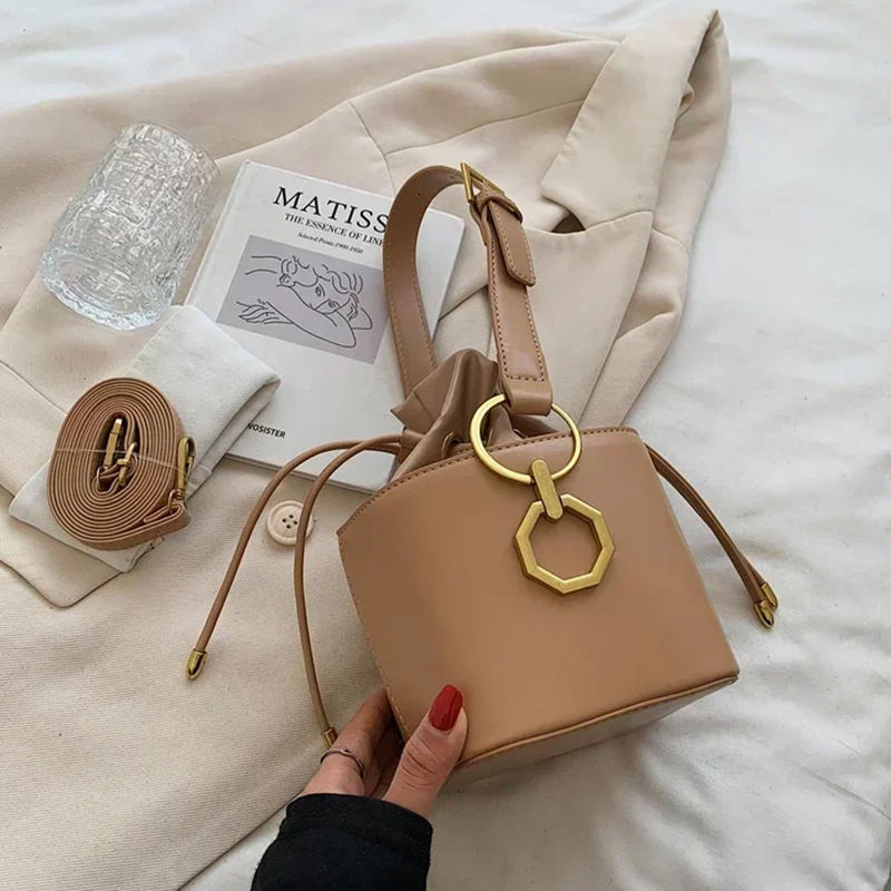 SOHO SLING BAG