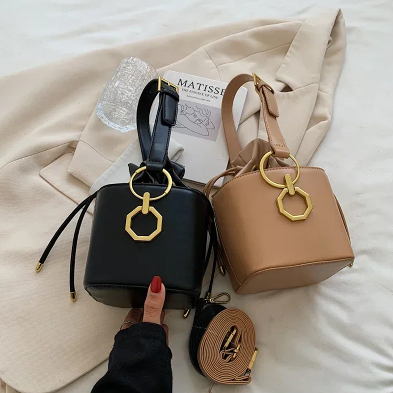 SOHO SLING BAG