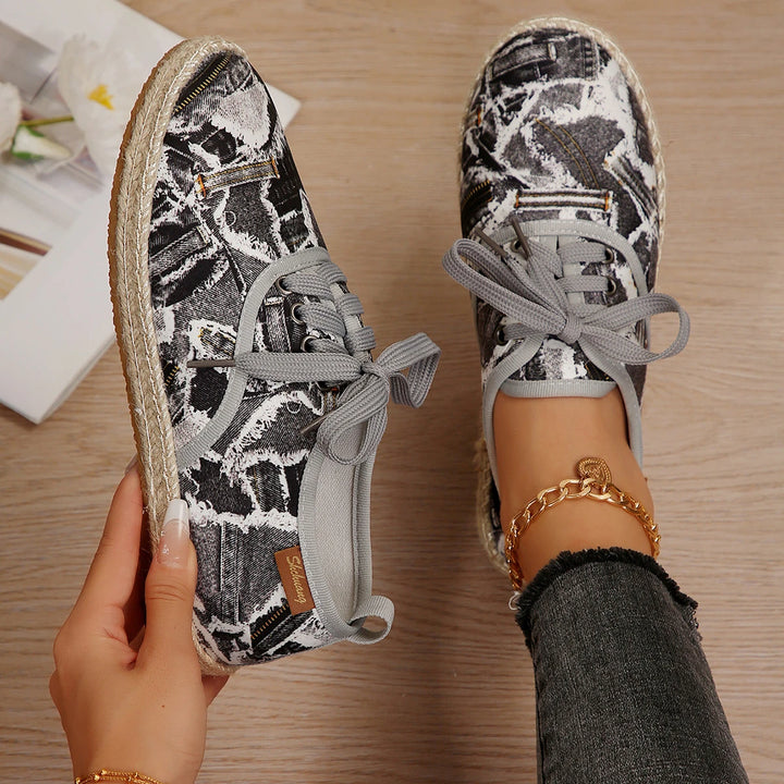 Charlotte Chic Sneakers