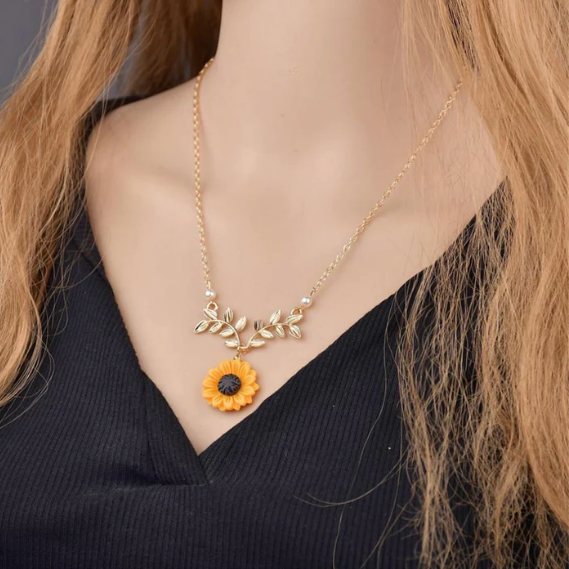 Pearl Meadow Necklace