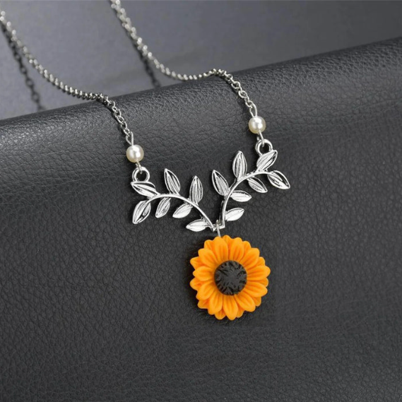 Pearl Meadow Necklace