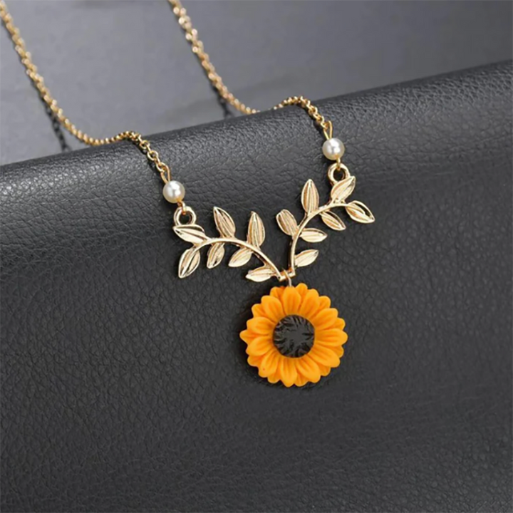 Pearl Meadow Necklace